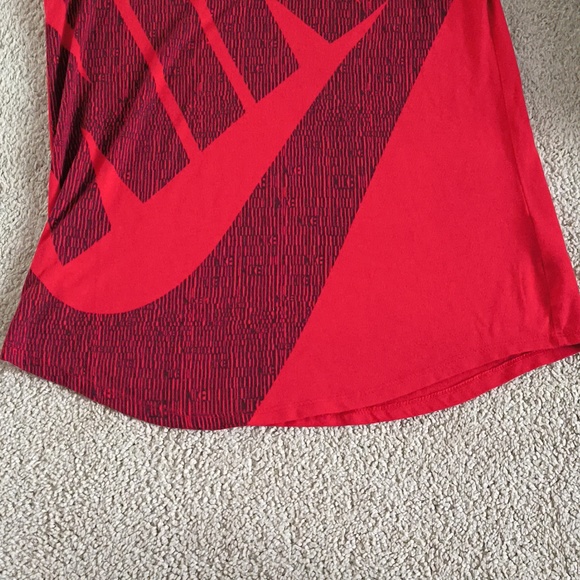 Nike Red Tee - Picture 4 of 5